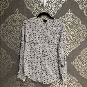 Who What Wear Black and White Patterned Button Down Shirt